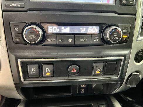 Used 2017 Nissan Titan SV image 16