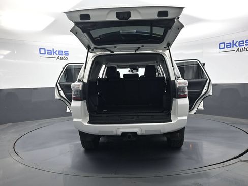 Used 2021 Toyota 4Runner Venture w/ Moonroof Package AWD/4WD image 59