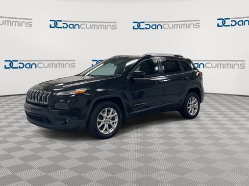 Used 2015 Jeep Cherokee Latitude w/ Trailer Tow Group FWD image 4
