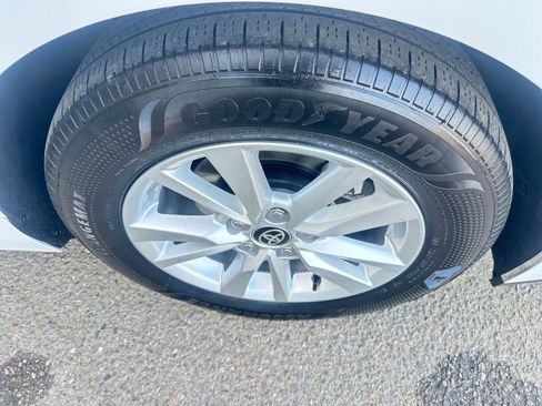 Used 2025 Toyota Camry LE image 30