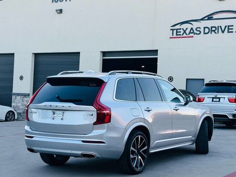 Used 2019 Volvo XC90 T6 Momentum w/ Protection Package Premier image 9