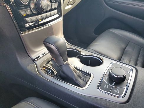 Used 2019 Jeep Grand Cherokee Limited X image 31