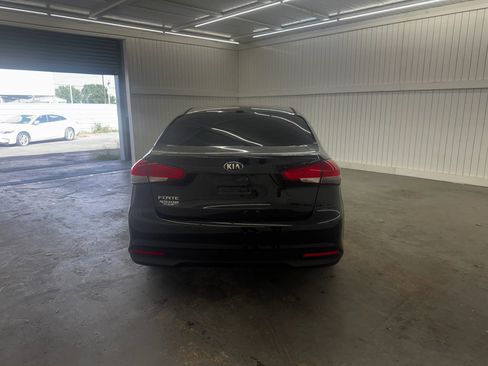Used 2017 Kia Forte LX image 6