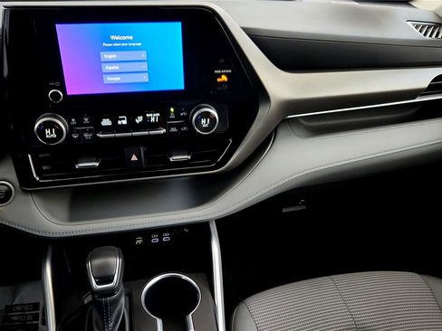 Certified 2024 Toyota Highlander LE image 30