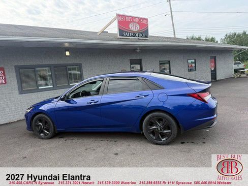 Used 2022 Hyundai Elantra SEL w/ Convenience Package FWD image 6
