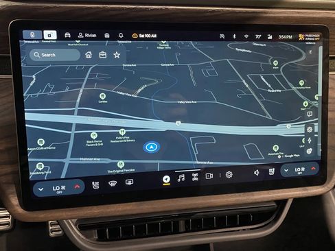 Used 2022 Rivian R1T Launch Edition image 17