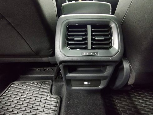 New 2025 Volkswagen Taos SEL image 33