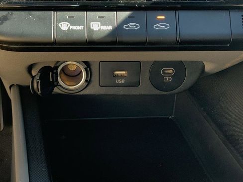 Used 2024 Hyundai Elantra SEL image 39