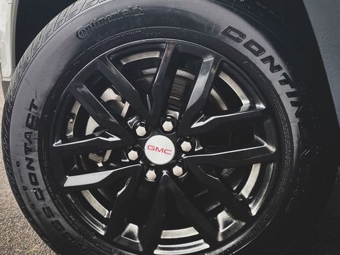 Used 2019 GMC Acadia SLT w/ LPO, Floor Liner Package FWD image 29