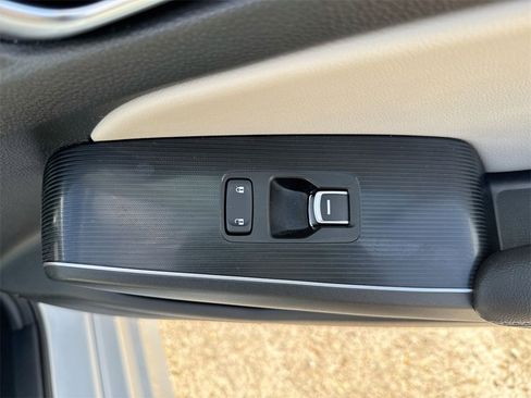 Used 2022 Honda Civic Touring image 32