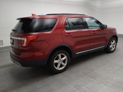 Used 2017 Ford Explorer XLT w/ Equipment Group 202A AWD/4WD image 10