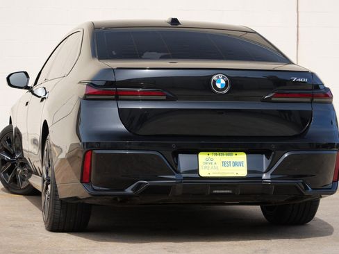 Used 2023 BMW 740i RWD image 6