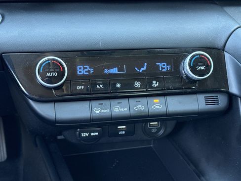 Certified 2022 Hyundai Elantra SEL w/ Preferred Accessory Package image 23