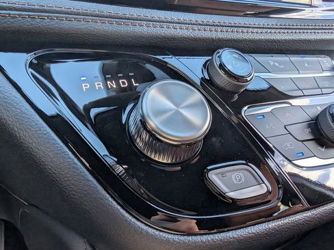 New 2026 Chrysler Pacifica Pinnacle w/ Trailer Tow Group FWD image 35