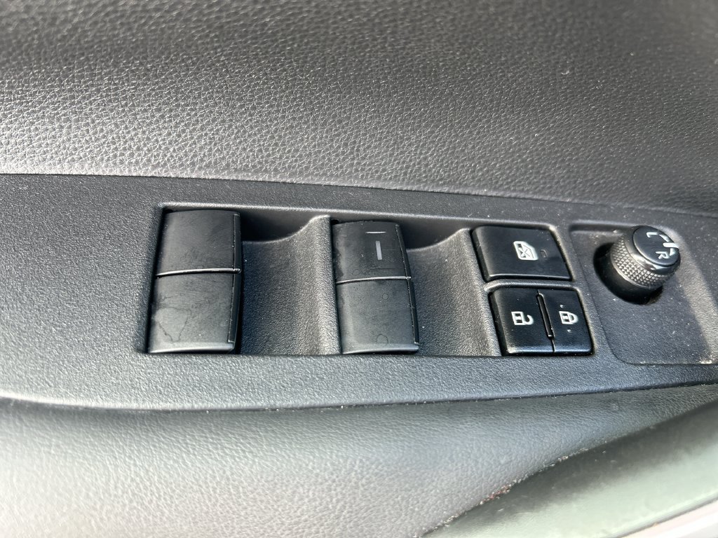 Used 2023 Toyota Corolla SE FWD image 12