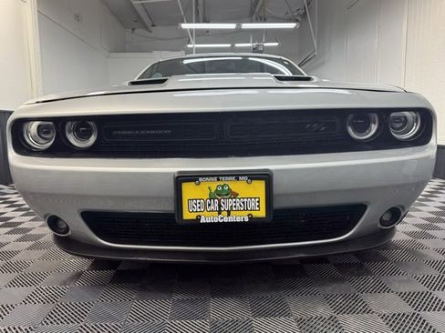 Used 2022 Dodge Challenger R/T image 2
