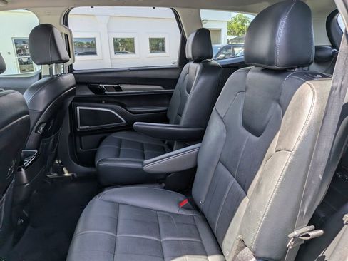 Certified 2022 Kia Telluride EX w/ EX Premium Package FWD image 19
