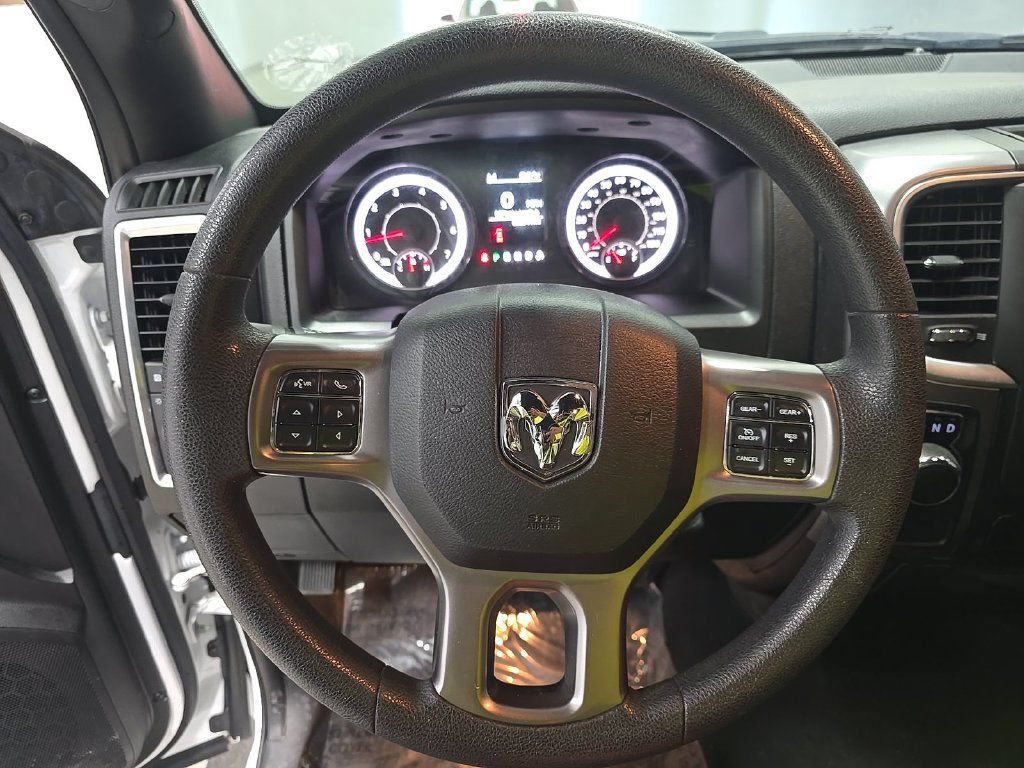 Used 2024 RAM 1500 Warlock RWD image 10
