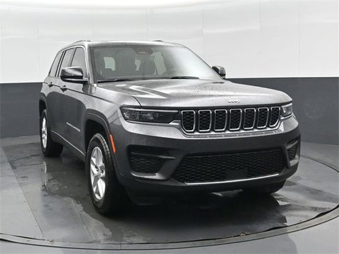 New 2025 Jeep Grand Cherokee Laredo X w/ Luxury Tech Group I image 10