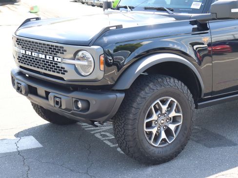 Used 2025 Ford Bronco Badlands AWD/4WD image 6