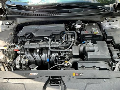 Used 2023 Hyundai Elantra Limited w/ Cargo Package FWD image 29