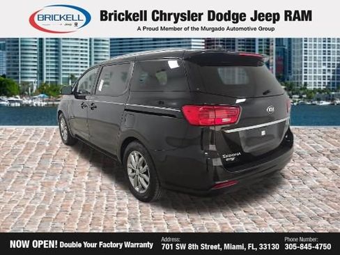 Used 2021 Kia Sedona EX FWD image 4