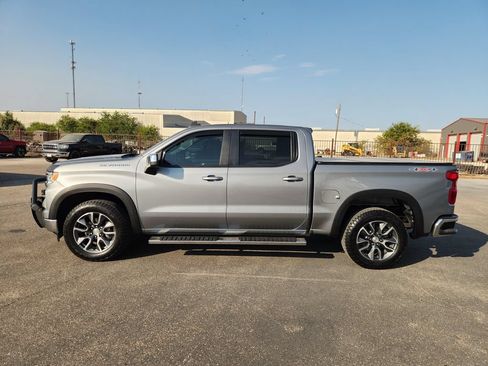 Used 2023 Chevrolet Silverado 1500 LT AWD/4WD image 4