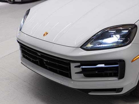 Certified 2026 Porsche Cayenne image 31