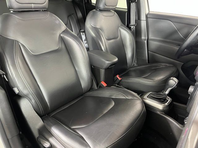 Used 2021 Jeep Renegade Limited AWD/4WD image 40