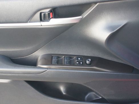 Used 2024 Toyota Camry SE image 27