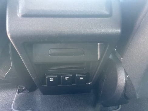 Used 2016 Land Rover Discovery Sport SE AWD/4WD image 22