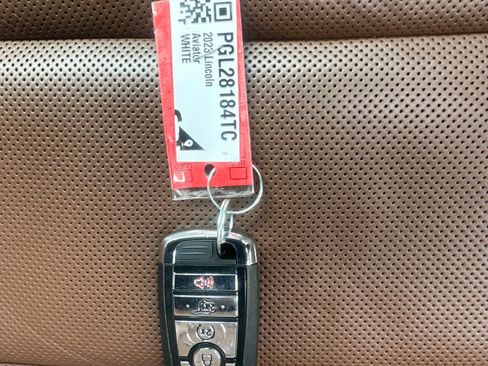 Used 2023 Lincoln Aviator Reserve w/ Equipment Group 201A image 17