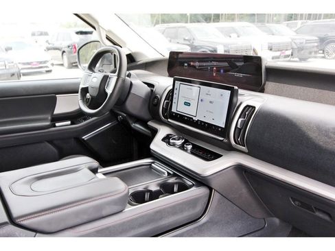 Certified 2025 Ford Expedition Max Active AWD/4WD image 27