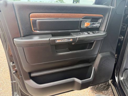 Used 2016 RAM 2500 Laramie AWD/4WD image 29