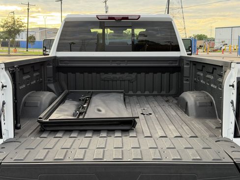 Used 2024 GMC Sierra 2500 AT4 w/ AT4 Premium Plus Package AWD/4WD image 13