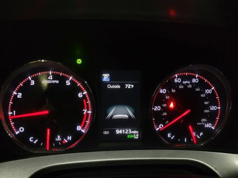 Used 2018 Toyota RAV4 SE w/ Power Extra Value Package AWD/4WD image 23