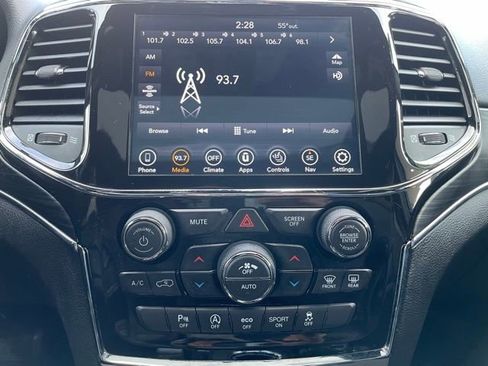 Used 2021 Jeep Grand Cherokee Limited image 20