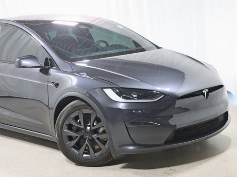 Used 2024 Tesla Model X image 2