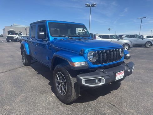 Certified 2024 Jeep Gladiator Sport image 3