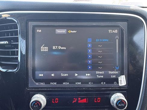 Used 2020 Mitsubishi Outlander LE image 21