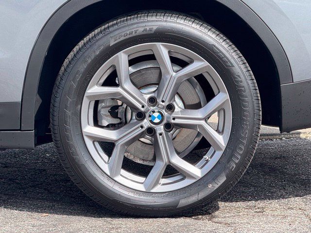 Certified 2024 BMW X3 xDrive30i w/ Premium Package AWD/4WD image 4