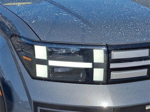Certified 2025 Hyundai Santa Fe SEL image 9