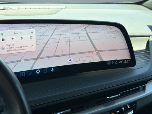 Certified 2025 Cadillac XT4 Premium Luxury FWD image 18