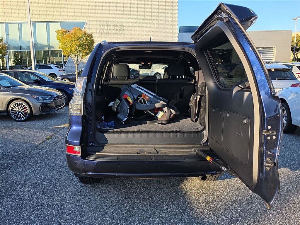 Used 2023 Lexus GX 460 Premium w/ Premium Package AWD/4WD image 9