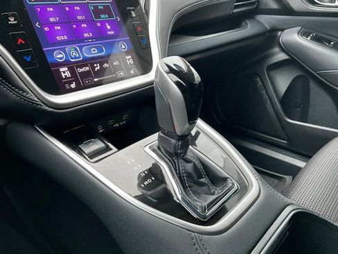 Used 2022 Subaru Outback Premium image 17