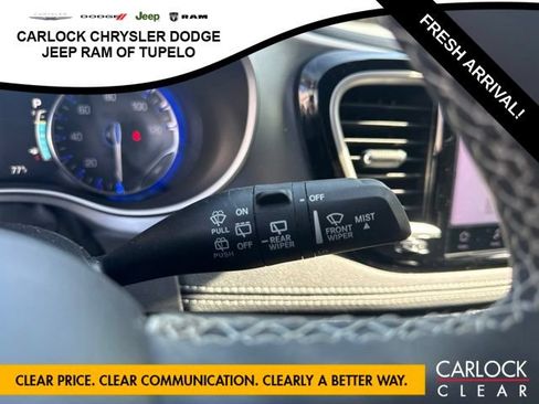 Used 2022 Chrysler Pacifica Touring FWD image 19