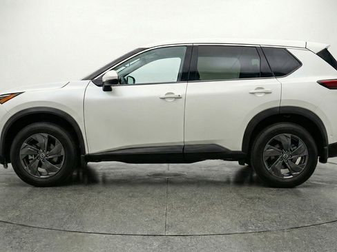 Used 2025 Nissan Rogue SV image 5