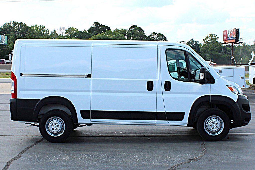 Used 2025 RAM ProMaster 2500 w/ U-Haul Equipment Group FWD image 7