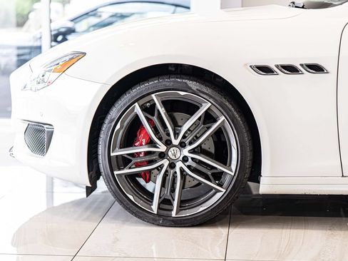 Used 2023 Maserati Quattroporte Modena Q4 AWD/4WD image 8