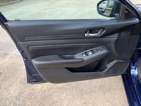Used 2019 Nissan Altima 2.5 SR FWD image 13